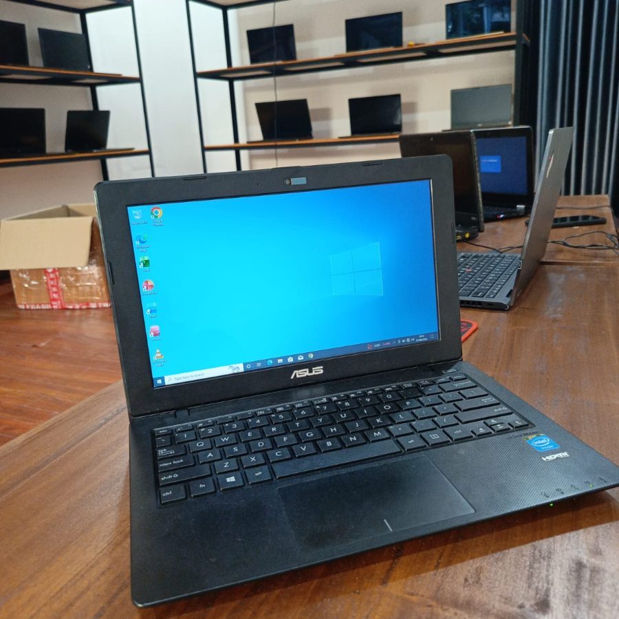 ASUS X200M